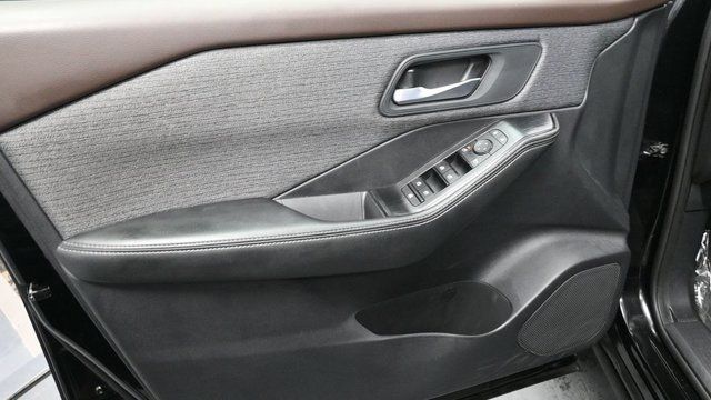 Used 2021 Nissan Rogue SV AWD/4WD image 17