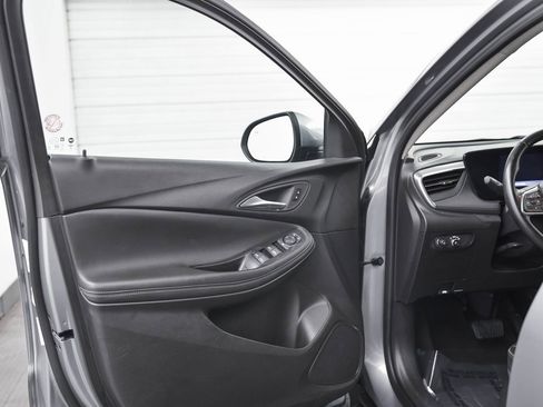 Used 2024 Buick Encore GX Sport Touring image 9
