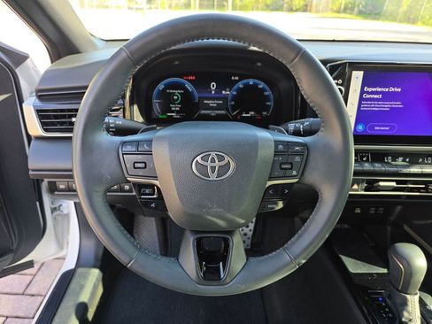 Used 2025 Toyota Camry XSE FWD image 28