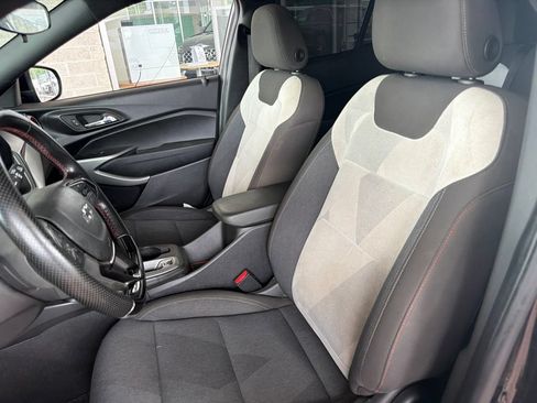 Used 2024 Chevrolet Trax RS w/ Sunroof Package FWD image 15
