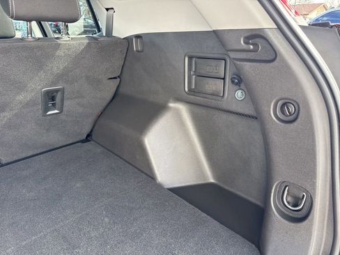 Certified 2022 GMC Terrain SLE w/ Driver Convenience Package image 40