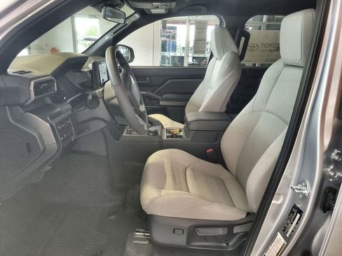New 2026 Toyota 4Runner SR5 AWD/4WD image 12