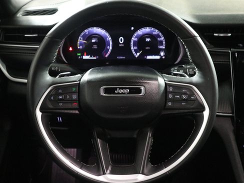 Used 2024 Jeep Grand Cherokee L Laredo AWD/4WD image 18