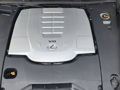 Used 2013 Lexus LS 460 w/ Comfort Pkg RWD image 18
