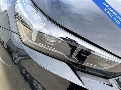 Used 2025 BMW M5 w/ Executive Package image 38