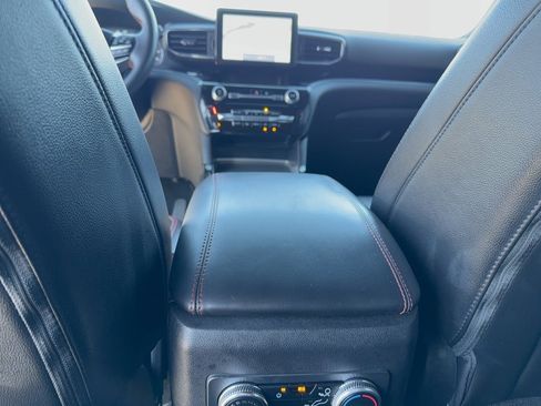 Certified 2022 Ford Explorer ST-Line w/ Class IV Trailer Tow Package image 31