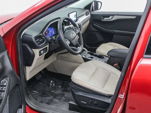 Certified 2021 Ford Escape SEL w/ Technology Package AWD/4WD image 17