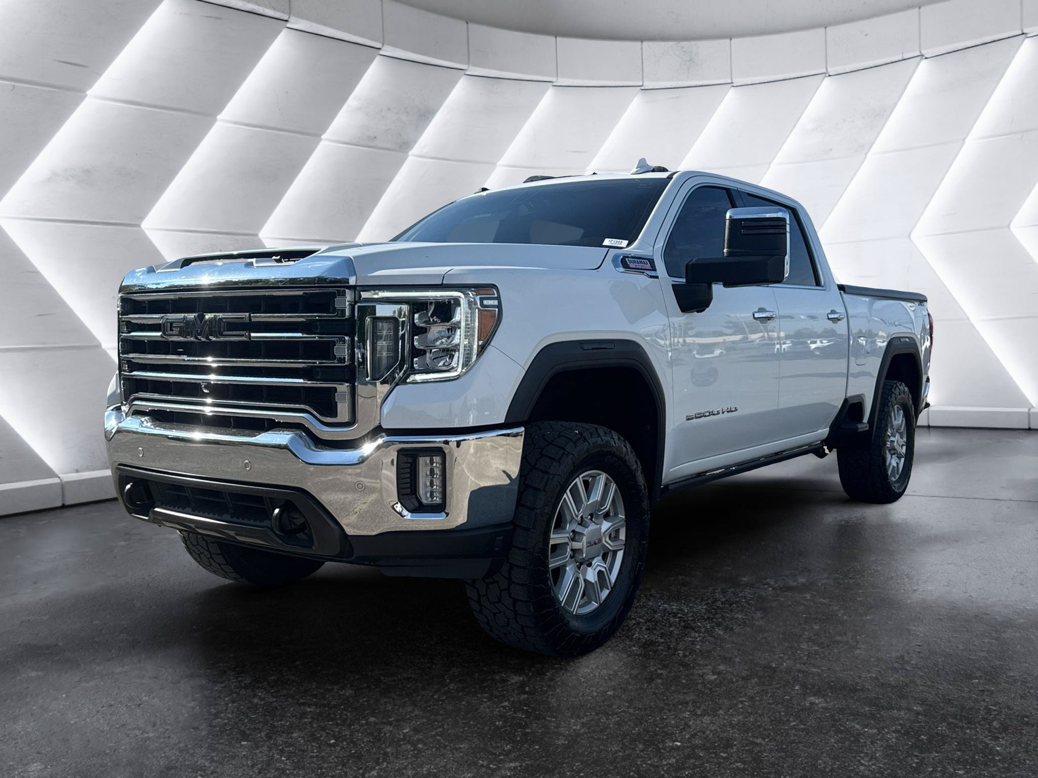 Used 2021 GMC Sierra 2500 SLT w/ SLT Premium Package AWD/4WD image 3