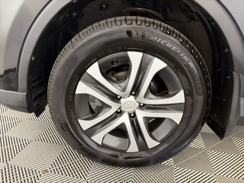 Used 2018 Toyota RAV4 LE w/ All Weather Liner Package AWD/4WD image 13