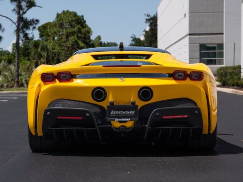 Used 2021 Ferrari SF90 Stradale AWD/4WD image 2
