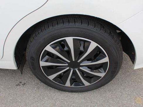 Used 2018 Subaru Impreza 2.0i image 10