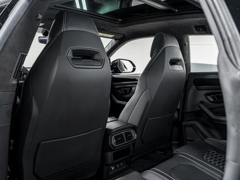 Used 2024 Lamborghini Urus S image 32