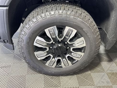 New 2026 GMC Sierra 2500 Denali w/ Denali Reserve Package AWD/4WD image 12