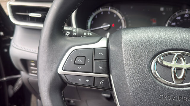 Used 2022 Toyota Highlander XLE FWD image 23