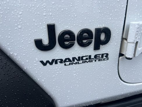 Used 2019 Jeep Wrangler Unlimited Sport image 11
