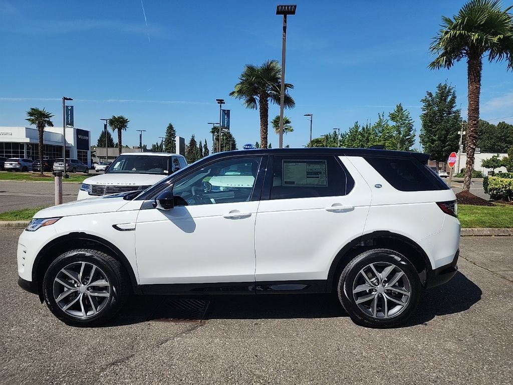 New 2026 Land Rover Discovery Sport Landmark AWD/4WD image 2