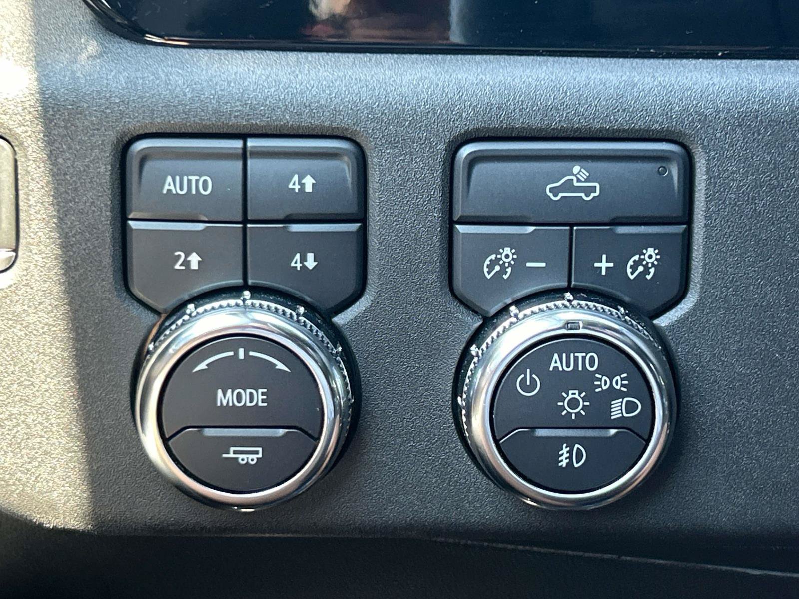 Used 2023 GMC Sierra 1500 Elevation w/ X31 Off-Road Package AWD/4WD image 20