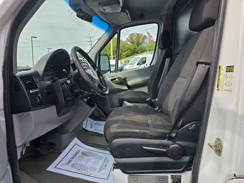 Used 2014 Mercedes-Benz Sprinter 2500 image 13