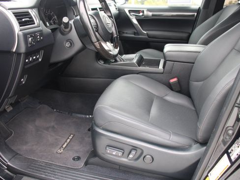 Used 2022 Lexus GX 460 Premium w/ Accessory Package AWD/4WD image 12