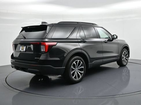 Certified 2026 Ford Explorer ST-Line AWD/4WD image 6