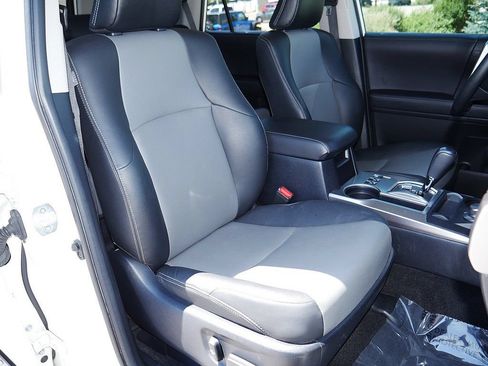 Used 2020 Toyota 4Runner SR5 Premium w/ Moonroof Package AWD/4WD image 63