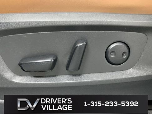 Used 2023 Nissan Pathfinder Platinum w/ Cargo Package AWD/4WD image 10