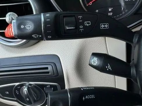 Used 2018 Mercedes-Benz GLC 300 4MATIC w/ Premium Package image 46
