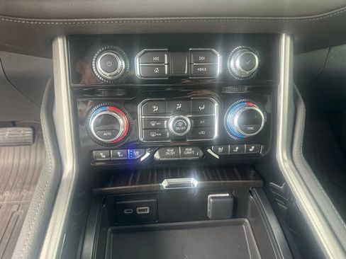 Used 2023 GMC Yukon XL Denali RWD image 14