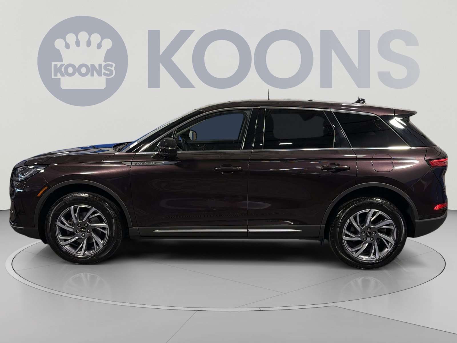 Used 2023 Lincoln Corsair AWD w/ Equipment Group 101A image 2