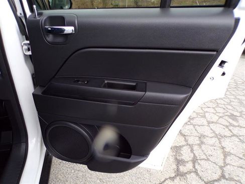 Used 2013 Jeep Compass Latitude w/ Sun/Sound Group image 24