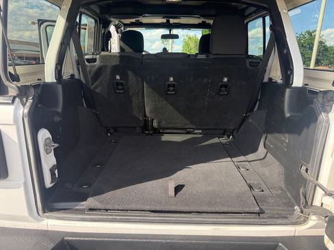 Used 2018 Jeep Wrangler Unlimited Sport S AWD/4WD image 25