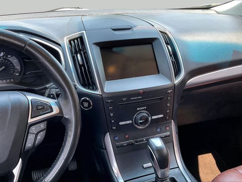 Used 2015 Ford Edge Titanium w/ Equipment Group 302A FWD image 7