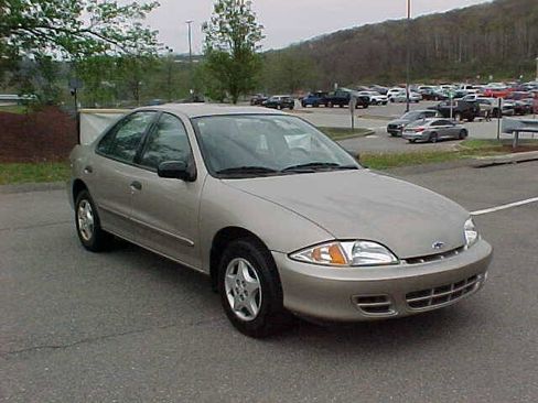 Used 2002 Chevrolet Cavalier Sedan FWD image 28
