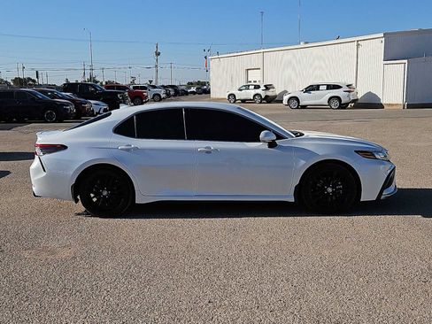 Used 2024 Toyota Camry XSE FWD image 9