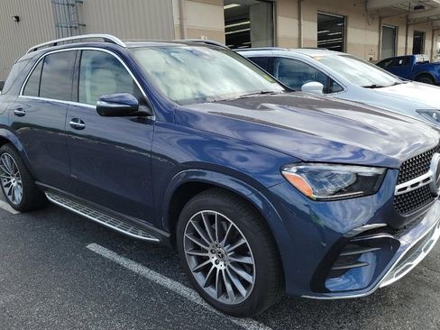 Used 2025 Mercedes-Benz GLE 350 4MATIC w/ AMG Line Exterior image 3