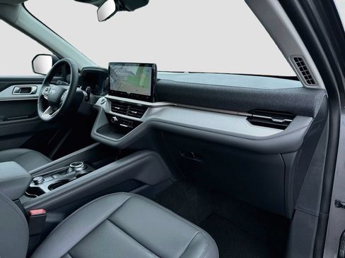 New 2026 Ford Explorer Active w/ Active Comfort Package RWD image 30