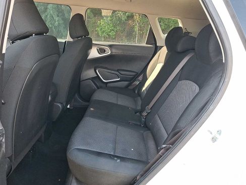 Used 2023 Kia Soul LX FWD image 11