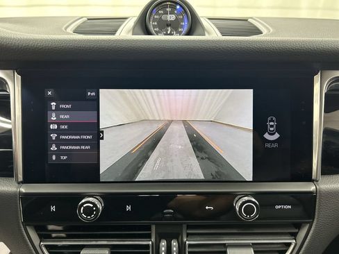 Certified 2026 Porsche Macan AWD/4WD image 15