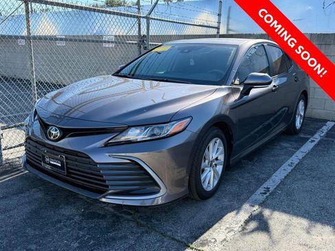 Certified 2021 Toyota Camry LE w/ Convenience Package image 2
