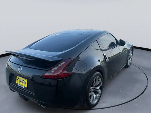 Used 2015 Nissan 370Z Coupe RWD image 5