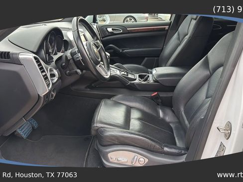 Used 2016 Porsche Cayenne S image 19