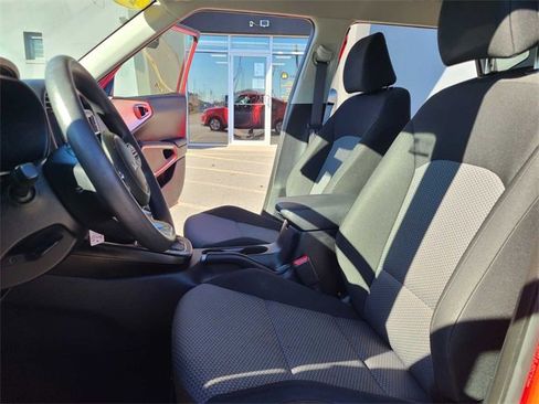 Used 2023 Kia Soul LX image 15