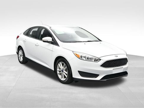 Used 2016 Ford Focus SE FWD image 7