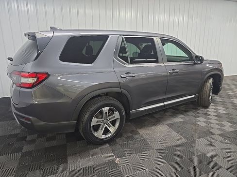 Used 2024 Honda Pilot EX-L image 3