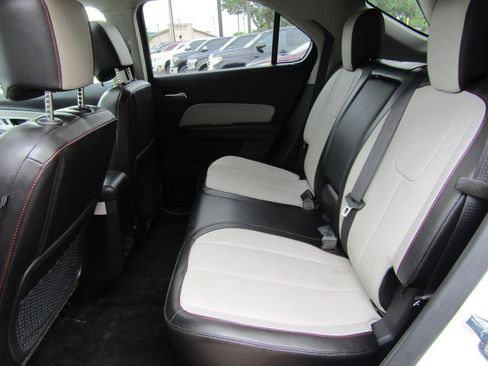 Used 2017 Chevrolet Equinox Premier w/ Enhanced Convenience Package AWD/4WD image 10