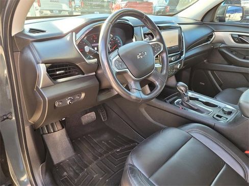 Used 2021 Chevrolet Traverse RS image 20