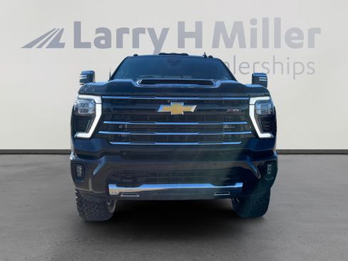 Used 2024 Chevrolet Silverado 2500 LTZ w/ LTZ Plus Package image 8