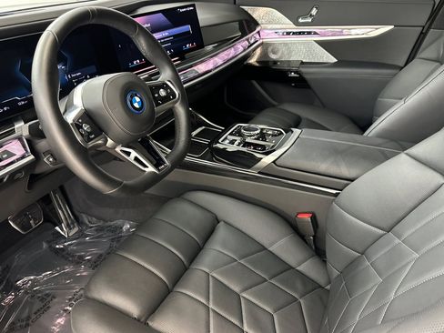 Certified 2024 BMW i7 xDrive60 AWD/4WD image 4