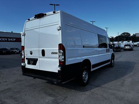Used 2023 RAM ProMaster 3500 w/ Crew Van Package FWD image 3