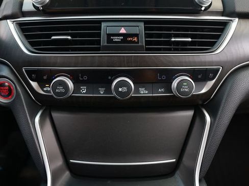Used 2018 Honda Accord Touring image 36
